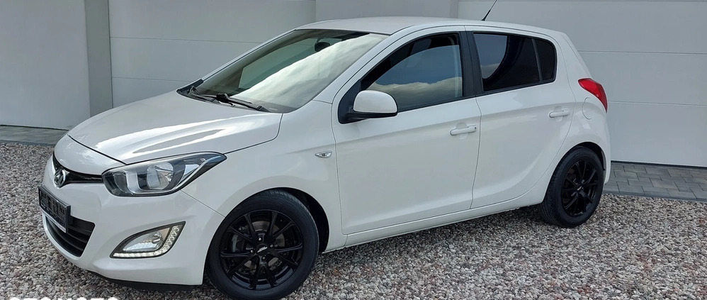 Hyundai i20 cena 25999 przebieg: 153763, rok produkcji 2013 z Zambrów małe 667